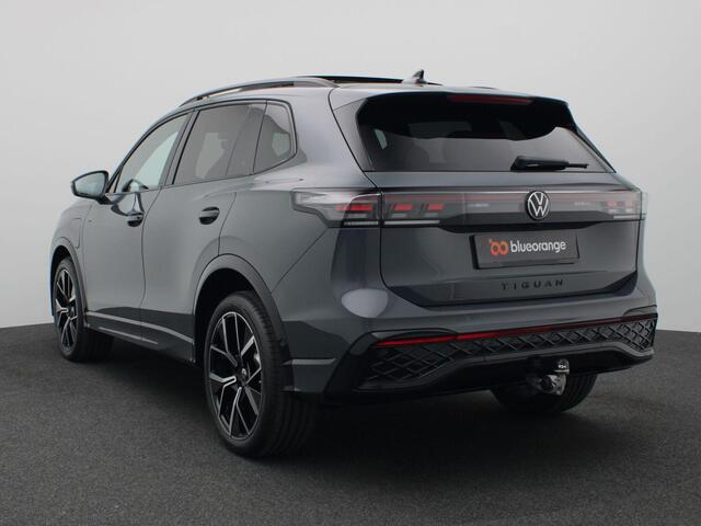 Volkswagen TIGUAN 1.5 eHybrid R-Line Edition 204PK DSG Pano-Schuifdak, Black Style, Trekhaak, 20" LM Velgen, Keyless, Navi via Apple Carplay/Android Auto, Stoel-Stuurverwarming