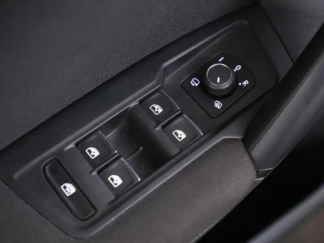 Volkswagen TIGUAN 1.4 TSI Pano/Trekhaak/Comfortstoelen/Winterpakket