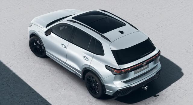 Volkswagen TIGUAN 1.5 eHybrid R-Line Edition HUD / Pano / Winterpakket