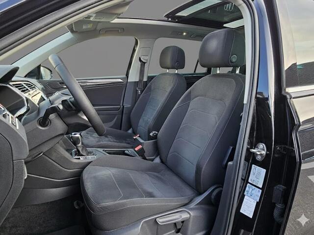 Volkswagen TIGUAN 1.4 TSI eHybrid Elegance Business+ Automaat |Trekhaak | Digitale tellerklok | Camera | Schuif/kanteldak | Cruise | PDC | Navigatie | Stoelverwarming