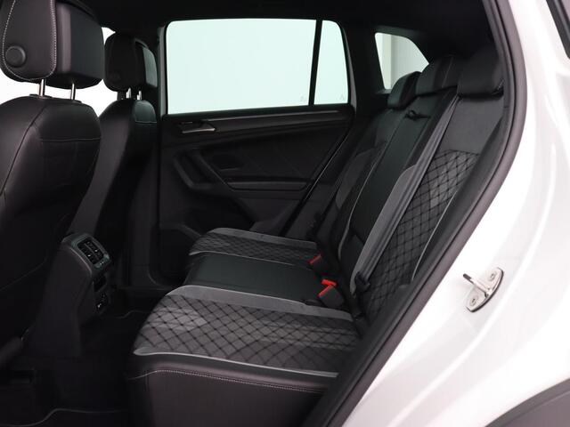 Volkswagen TIGUAN 1.4 TSI eHybrid R Line | Trekhaak | Matrix LED | Carplay | Adaptive cruise | Park Assist | Navigatie | Keyless | Virtual Cockpit | Parkeerhulp | PHEV | Plug In