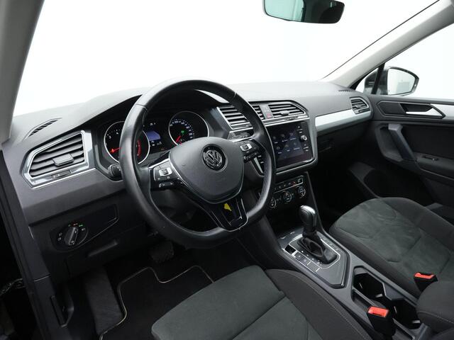 Volkswagen TIGUAN 1.5 TSI 150 pk DSG ACT Highline | Trekhaak | Stuur-/stoelverwarming | Achteruitrijcamera | Alcantara | Massage | Adaptive Cruise