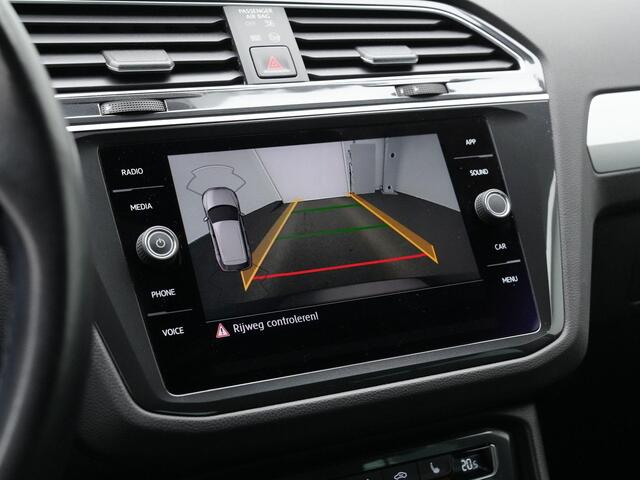 Volkswagen TIGUAN 1.5 TSI 150 pk DSG ACT Highline | Trekhaak | Stuur-/stoelverwarming | Achteruitrijcamera | Alcantara | Massage | Adaptive Cruise