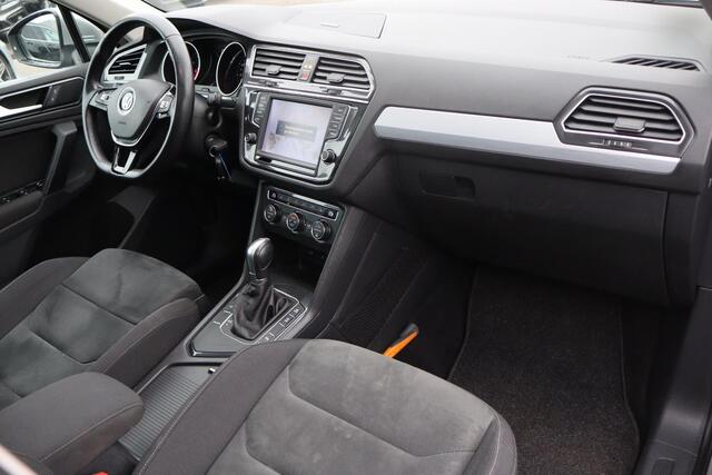 Volkswagen TIGUAN 1.4 TSI ACT Connected Series Panoramadak, Navigatie, Schuif- kanteldak, Apple Carplay, Stoelverwarming