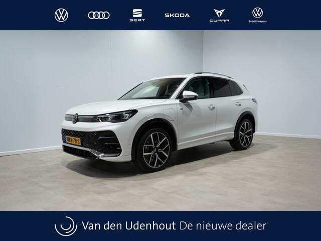 Volkswagen TIGUAN 1.5 eHybrid 204pk R-Line Edition Panorama Navigatie Stoel/Stuurverwarming 360 Camera Carplay Halsteren