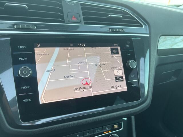 Volkswagen TIGUAN 1.5 TSI ACT Highline Business R | Trekhaak | Pano | Stoelverwarming | Dodehoek Detector