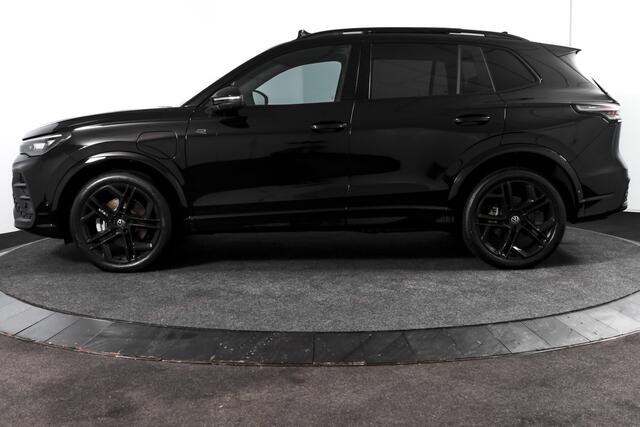 Volkswagen TIGUAN 1.5 eHybrid 272 PK R-Line Edition | Black Style | Assistance Plus | Elek. Trekhaak | S/K-panodak | IQ Light | Adapt. Cruise | Stoel-+stuurverw. | NAV+App. Connect | 360 Camera | LM 20" | 4059