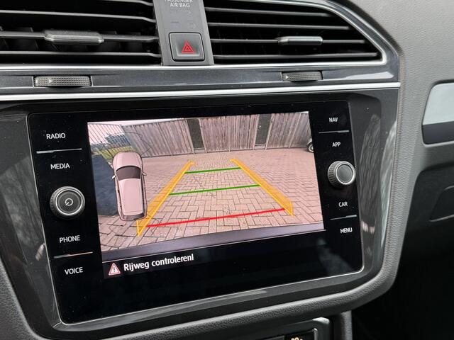 Volkswagen TIGUAN 1.5 TSI AUT. *!* 2x R-LINE *!* PANODAK/ RADAR/ 19 INCH/ CAMERA/ TREKHAAK *!*