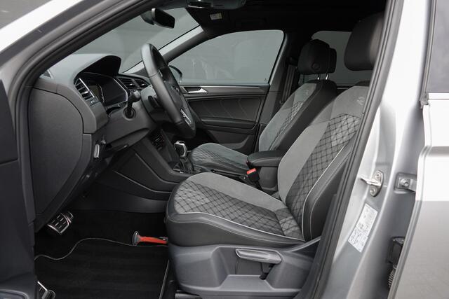 Volkswagen TIGUAN Allspace 1.5Tsi 150Pk Aut. I R-Line | 7-Persoons | Virtual Cockpit | Head-Up display | Achteruitrijcamera | Panoramadak | 20''