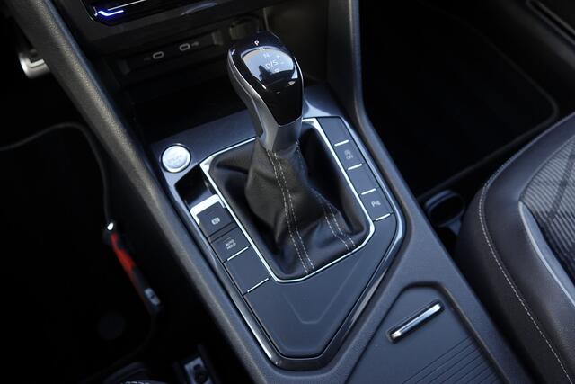 Volkswagen TIGUAN Allspace 1.5Tsi 150Pk Aut. I R-Line | 7-Persoons | Virtual Cockpit | Head-Up display | Achteruitrijcamera | Panoramadak | 20''