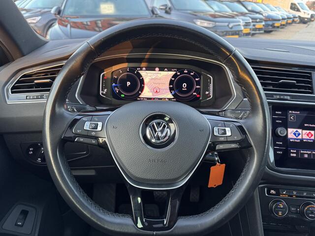 Volkswagen TIGUAN 1.5TSI DSG R-Line / Leder / Camera / Panodak / Trekhaak