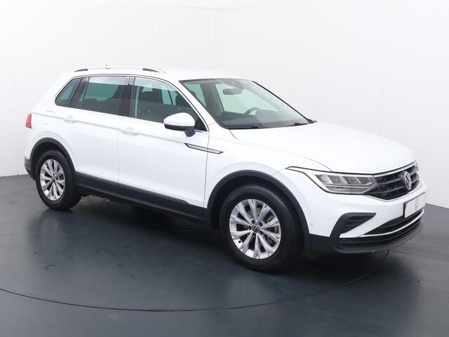 Volkswagen TIGUAN 1.5 TSI Life Business | 150 PK | Automaat | Trekhaak wegklapbaar | Verwarmde voorstoelen |