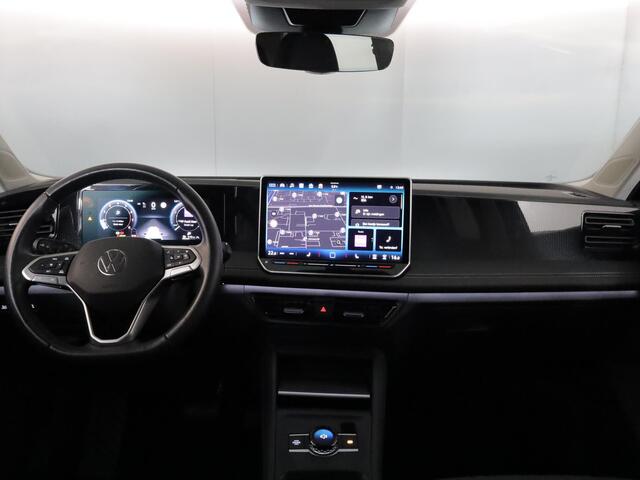 Volkswagen TIGUAN 1.5 eTSI Life Edition 150 pk Automaat (DSG) | Verlengde garantie | Navigatie | Trekhaak (wegklapbaar) | Parkeersensoren (Park assist) | Achteruitrijcamera | Stoelverwarming |