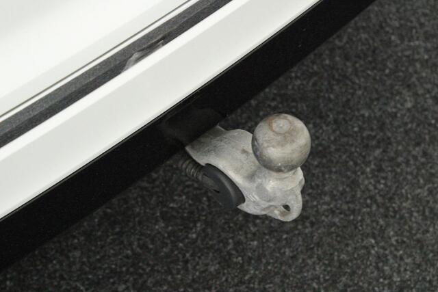 Volkswagen TIGUAN 1.5 TSI 150pk DSG ACT R-Line Highline Trekhaak Camera Stoelverwarming Virtual Cockpit Panoramadak Navigatie