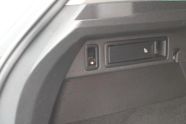 Volkswagen TIGUAN 1.4 TSI 150pk Sound Trekhaak Navigatie Stoelverwarming