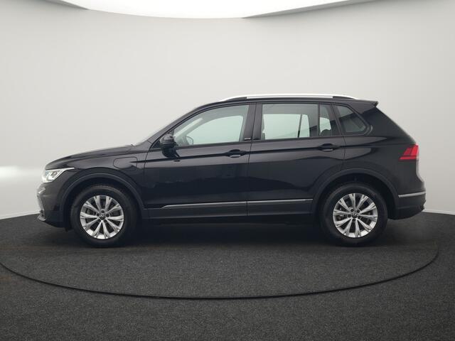 Volkswagen TIGUAN 1.4 TSI eHybrid Active Plug In Hybrid 245pk Dealer O.H. PHEV | Adaptive Cruise | 360 Camera | IQ Light | Sportstoelen & Stuur Verwarmd | Apple Carplay | Blis | IQ Drive | Navigatie | Virtual | DAB |