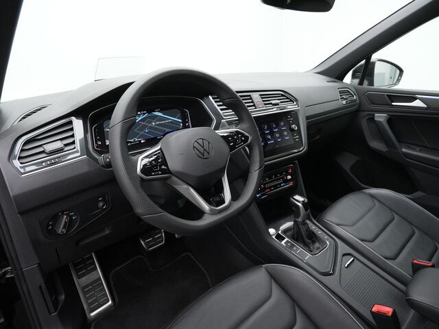 Volkswagen TIGUAN 1.4 TSI eHybrid 245 pk DSG R-Line | Panoramadak | Leder | Geheugenstoelen | Head-up display | 360 camera | IQ Light | Stuur-/stoelverwarming