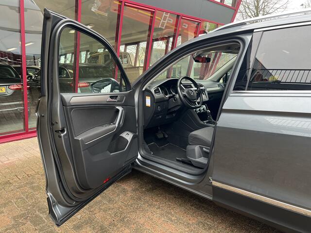 Volkswagen TIGUAN Allspace 1.5 TSI Comfortline Business | 1e NL Eigenaar | ACC | Elec. klep | Stoelverwarming |