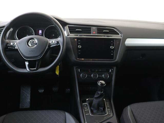 Volkswagen TIGUAN 1.5 TSI Comfortline Business | Adapt. Cruise Control | Navigatie | Carplay | Parkeerhulp |