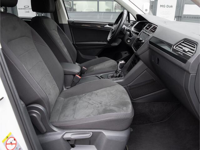 Volkswagen TIGUAN 1.5 TSI ACT Elegance DSG, FACELIFT, 20INCH, APPLE CARPLAY, TREKHAAK, VERWARMD STUUR, STANDKACHEL