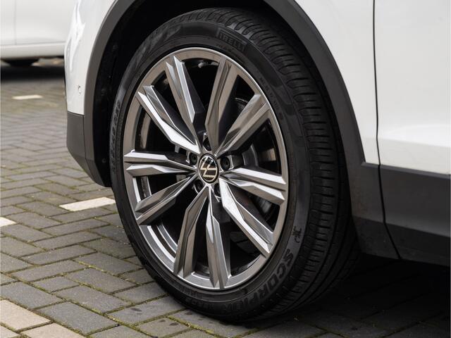 Volkswagen TIGUAN 1.5 TSI ACT Elegance DSG, FACELIFT, 20INCH, APPLE CARPLAY, TREKHAAK, VERWARMD STUUR, STANDKACHEL