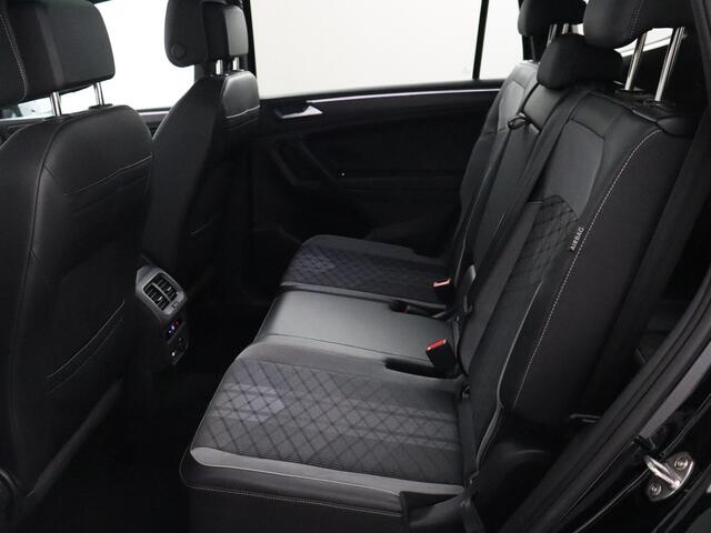 Volkswagen TIGUAN Allspace 1.5 TSI R-Line Business 7 Persoons! | Panoramadak | ACC | IQ Light!
