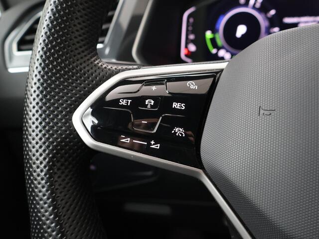 Volkswagen TIGUAN 1.4 TSI eHybrid R-Line Business+ | 245 PK | SoH 91% | Trekhaak | Panoramadak | 360 Graden camera | 20"LM velgen | Adaptive cruise control | R-Line |