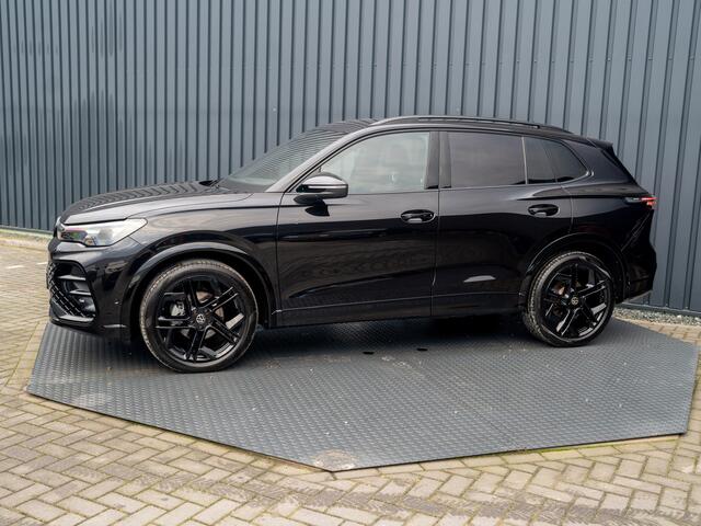 Volkswagen TIGUAN 1.5 eTSI R-Line Edition | 360 Camera | 20'' | Black Style | Side Assist | Prijs Rijklaar!!