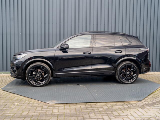 Volkswagen TIGUAN 1.5 eTSI R-Line Edition | 360 Camera | 20'' | Black Style | Side Assist | Prijs Rijklaar!!