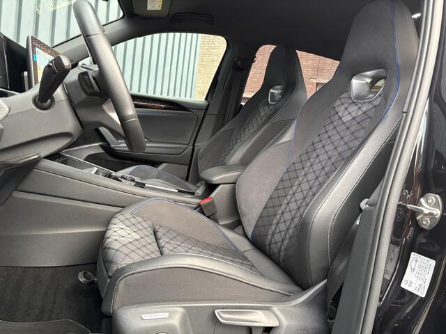 Volkswagen TIGUAN 1.5 eTSI R-Line Edition | 360 Camera | 20'' | Black Style | Side Assist | Prijs Rijklaar!!