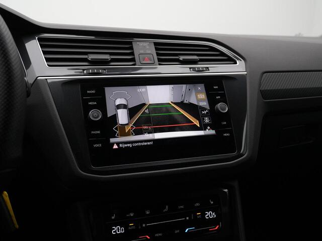 Volkswagen TIGUAN 1.4 TSI eHybrid 245 pk DSG R-Line Business | Trekhaak | IQ Light | Stuur-/stoelverwarming | Achteruitrijcamera