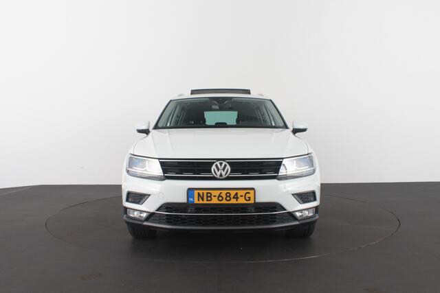 Volkswagen TIGUAN 1.4 TSI ACT Highline Pano.schuif/Trekhaak/Adapt.cruise/LED/18inch...