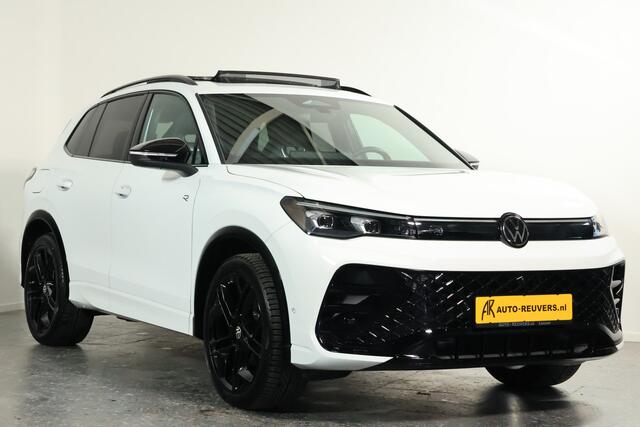 Volkswagen TIGUAN 1.5 eHybrid R-Line Edition Panorama / Opendak / IQ drive / HUD / CarPlay