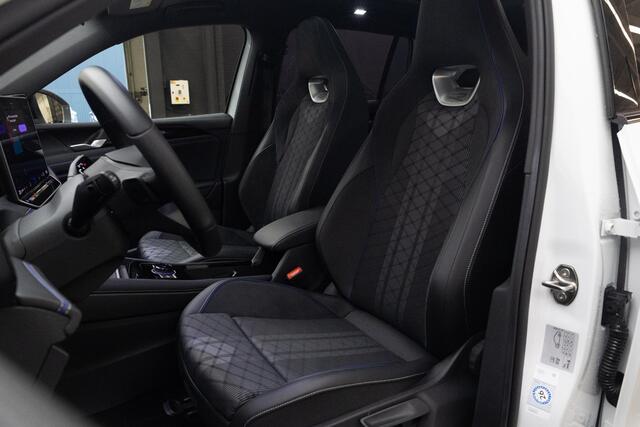 Volkswagen TIGUAN 1.5 eHybrid R-Line Edition | Panaroamdak | Trekhaak |