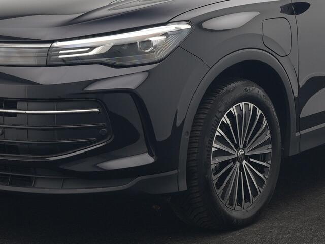 Volkswagen TIGUAN 1.5 eHybrid Life Edition Plug In Hybrid 204pk Dealer O.H PHEV | Trekhaak af Fabriek | Adaptive Cruise | Parkassist | IQ Drive | Stuur & Stoelverwarming | Apple Carplay | Virtual | BLIS | Camera | Sfeerverlichting |