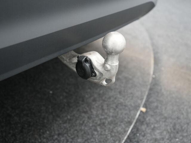 Volkswagen TIGUAN 1.5 eHybrid Life Edition Plug In Hybrid 204pk Dealer O.H PHEV | Trekhaak af Fabriek | Adaptive Cruise | Parkassist | IQ Drive | Stuur & Stoelverwarming | Apple Carplay | Virtual | BLIS | Camera | Sfeerverlichting |