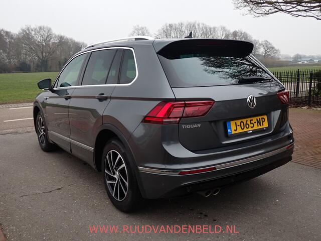 Volkswagen TIGUAN 1.5 TSI ACT R-LINE CARPLAY / ACC / VIRTUAL-DISPLAY / KEYLESS