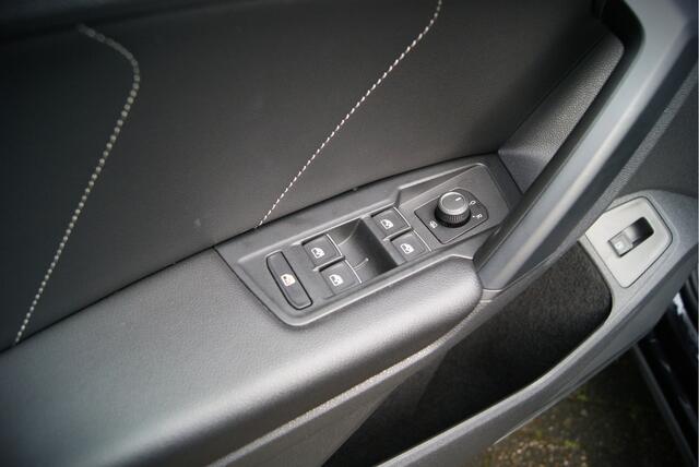 Volkswagen TIGUAN 1.4 TSI 245PK eHybrid 2xR-Line Carplay/IQLight/Wegkl-trhk/Blackpack