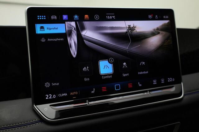 Volkswagen TIGUAN 1.5eTSI/150PK R-Line Black Style Edition · Panoramadak · 360°Camera + Parkeersensoren · Trekhaak · Garantie t/m 04-11-2026