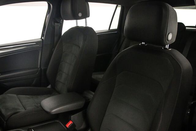 Volkswagen TIGUAN Allspace Highline Business R 1.5 TSI 150pk DSG Automaat Panoramadak, Adaptive cruise control, Navigatie, Achteruitrijcamera, Elektrische achterklep