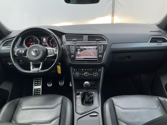 Volkswagen TIGUAN 2.0 TDI R-Line Connected Series Leer Stoelverw. Trekhaak 2000kg