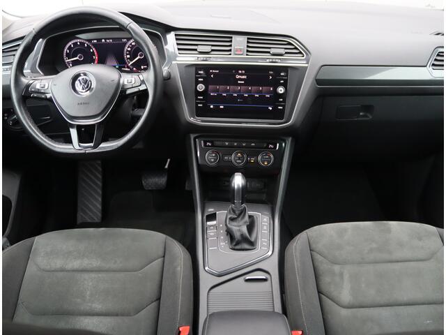 Volkswagen TIGUAN 1.4 TSI ACT Highline R-line | Trekhaak | Virtual | ACC | NAP