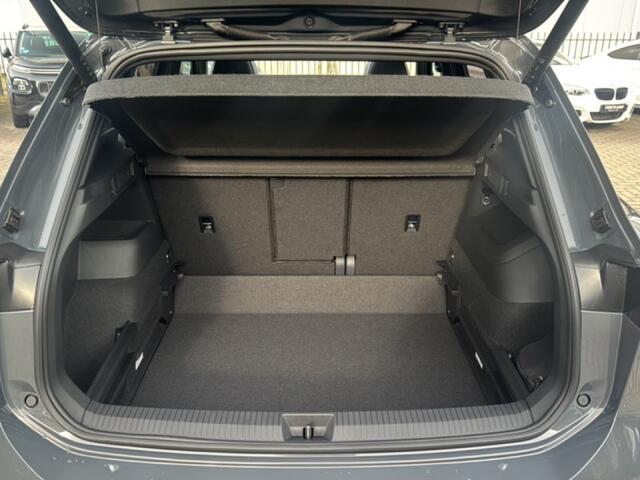 Volkswagen TIGUAN 2.0 TDI DSG R-LINE TREKHAAK/CAMERA/PANODAK/ELEKKLEP/ACC/STOELVERW