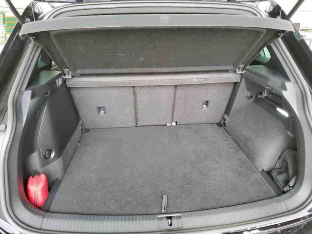 Volkswagen TIGUAN 1.4 TSI eHybrid 245pk PHEV Life Active / Trekhaak / 360 Camera / Travel Assist