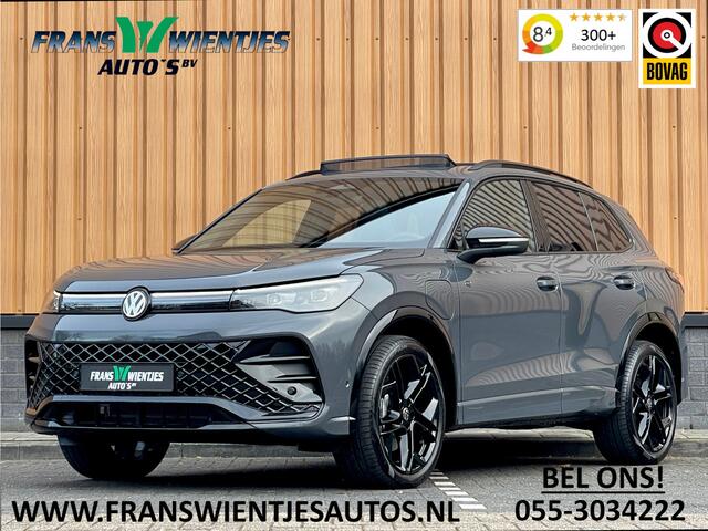 Volkswagen TIGUAN 1.5 eHybrid R-Line Edition | Black Style | Panoramadak | Elektrische Trekhaak | 20" Lichtmetaal | Head-Up Display | Massage Stoelen | Dodehoeksensor | Lane Assist | Sportstoelen |