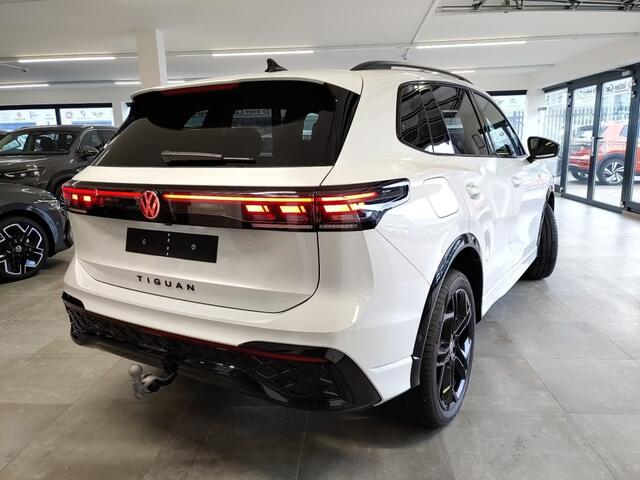 Volkswagen TIGUAN 1.5 TSI e-HYBRID 272 PK R-LINE PANO-DAK/CAMERA/TREKHAAK/HUD/LEDER/MEMORY