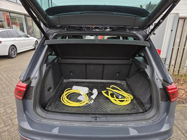 Volkswagen TIGUAN 1.4 TSI eHybrid R-Line Business+ 19"/Panoramadak/Leder + memory/360 camera/Elektrische klep/Dodehoek/Stuur + stoelverwarming