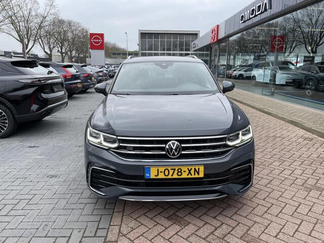 Volkswagen TIGUAN 1.5 TSI R-Line Business+ | Alarm klasse 3 | Full Map Navigatie | Cruise Control |