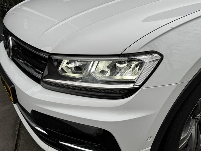 Volkswagen TIGUAN 1.5 TSI 130pk H6 Comfortline Business R-line Panoramadak Trekhaak Massage Stoel Stoelverwarming Camera