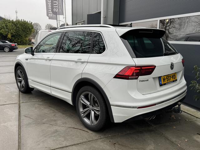 Volkswagen TIGUAN 1.5 TSI 130pk H6 Comfortline Business R-line Panoramadak Trekhaak Massage Stoel Stoelverwarming Camera